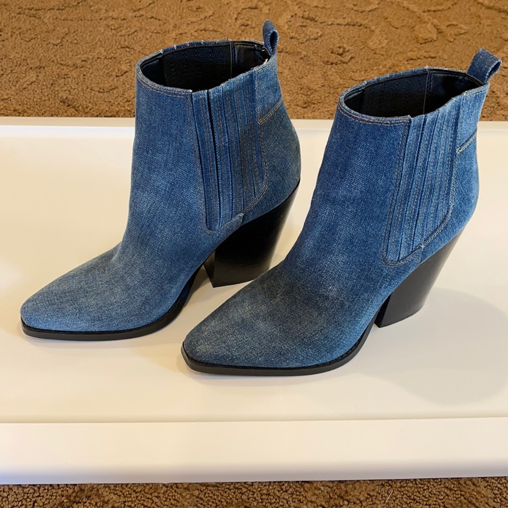 Kendall + Kylie denim ankle boots booties Size 7